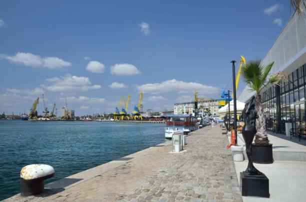 Портхаус Burgas Stad Buitenkant foto
